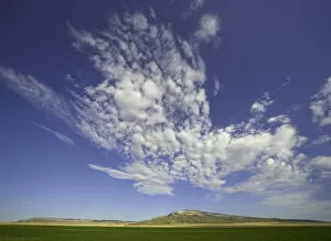 Images Dated 1st October 2008: Fantastic clouds over farm fields, fall, Montana