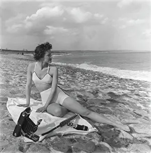 Huty25457 Prints: Fashion On Sea by Bill Brandt