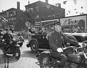 F.D.Roosevelt Waving From Car In Motorca