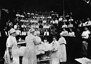 Topical Press Agency Collection: Female Surgeons