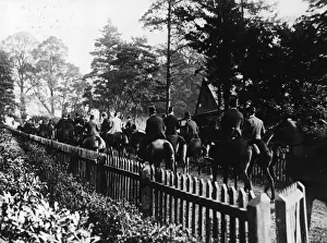 Fencing Prints: The Field Moving Off
