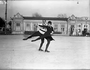 Cities Prints: Figur ice skater Ludwig Wrede - Melitta Brunner