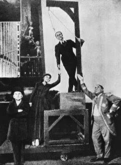 Premier Prints: Final Scene in Die Dreigoschenoper