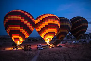 Images Dated 23rd September 2015: Fire up the balloons
