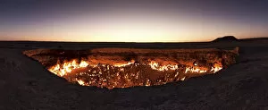 Images Dated 31st August 2011: Fire crater, gas crater, Door to Hell Darvaza crater, Derweze or Darvaza, Karakum Desert