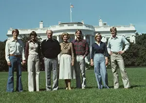 Huty32817 Prints: First Family On White House lawn