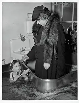 Sink Prints: First Lady Eleanor Roosevelt Visiting Paralyzed Child