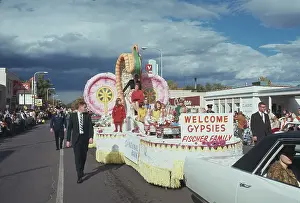 Huty25827 Prints: Fischer Quints Gypsy Day Parade