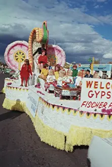 Huty25827 Prints: Fischer Quints Gypsy Day Parade