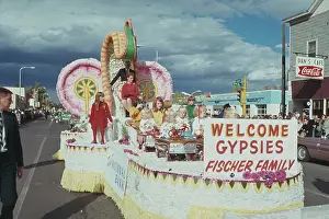 Huty25827 Prints: Fischer Quints Gypsy Day Parade