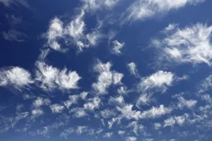 Windy Gallery: Fleecy clouds over the Pacific Ocean, California, USA