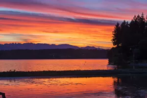 Images Dated 17th July 2015: Fletcher Bay at sunset, Olympics and Kitsap Peninsula, Bainbridge Island, Washington State, USA