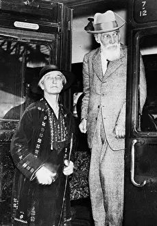 Excavation Prints: Flinders Petrie With Wife Leaving London