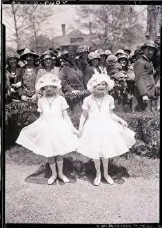 Wedding Prints: Flower Girls at a Wedding