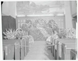 Homage Prints: Flowers Covering Bier