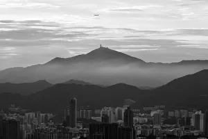 Images Dated 12th June 2011: Flying over Hong Kong