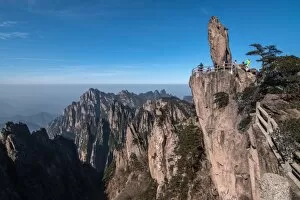 Images Dated 20th January 2017: flying stone landmark, Huangshan (Yellow Mountains)