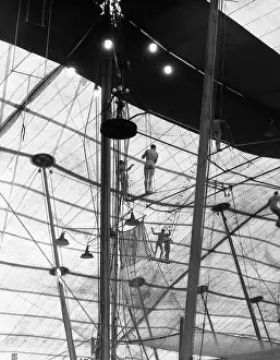 Performers Prints: Flying trapeze