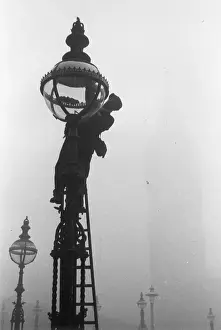 Lamppost Prints: Foggy London