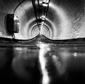Images Dated 10th June 2018: Foot Tunnel Under the Thames