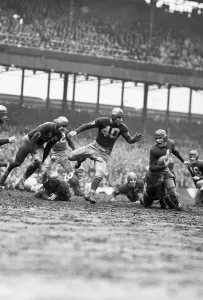 Chicago Bears Prints: Football Game Between Washington Redskins and New York Giants