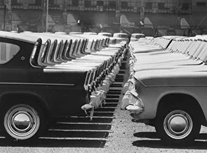 Images Dated 16th April 2018: Ford Bumpers