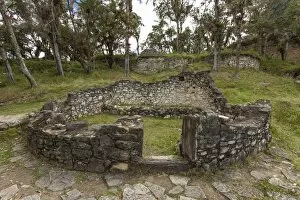 Images Dated 29th June 2012: Foundations of a house in the ruins of Kuelap, Chachapoyas, Peru, South America
