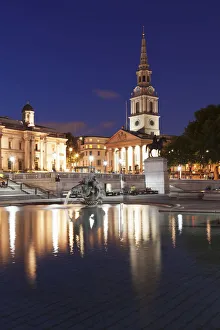 Equestrian Event Collection: Fountain with equestrian statue of George IV in front of the National Gallery