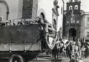 Boarding Prints: Franco Troops Board Truck In Spain