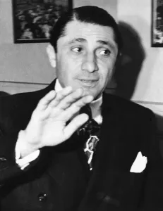 Defendant Prints: Frank Nitti in Chicago Courthouse