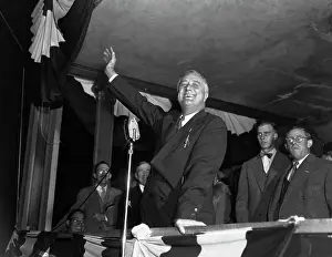 Poughkeepsie Prints: Franklin D. Roosevelt on a Balcony