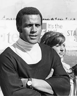 2 12 16 Williamson Prints: Fred Williamson Direecting A Film