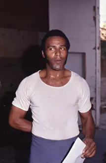 2 12 16 Williamson Prints: Fred Williamson On Set