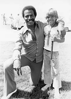 2 12 16 Williamson Prints: Fred Williamson On Set