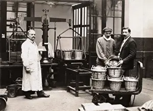Banking Prints: French Mint Workers