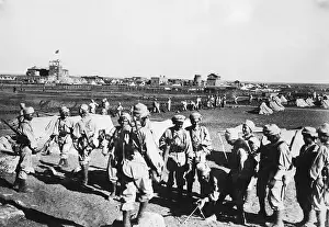 Trench Prints: French Troops Mount Trench Gun In Syria