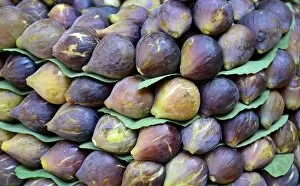 Bazar Gallery: Fresh figs, market in Kadikoy, Istanbul, Asian side, Istanbul Province, Turkey