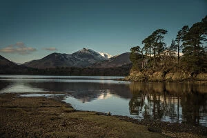 Images Dated 15th February 2016: Friars Crag, Derwentwater, Cumbria, UK