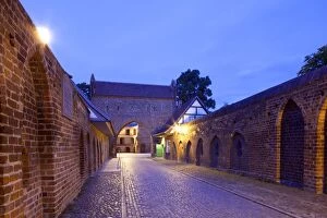 Images Dated 17th September 2012: Friedlander Tor, city gate of the medieval fortifications, Four Gates City, Neubrandenburg