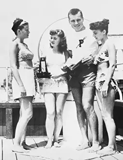 Ocean City Prints: Friends Standing on Rooftop