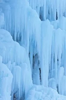 Images Dated 2nd January 2011: Frozen waterfall