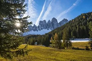 Images Dated 25th October 2015: Funes Valley, South Tyrol region, Bolzano district, Trentino Alto Adige, Italy