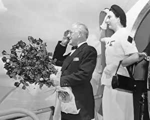 Passenger Airplane Prints: De Galard-Terraube and Bundesen Saluting