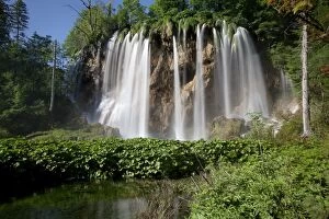 Images Dated 5th June 2010: Galovac buk waterfall, Plitvice Lakes National Park, UNESCO World Heritage Site, Croatia, Europe