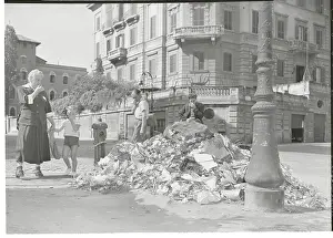 Disorder Prints: Garbage Pileup Due to Strike