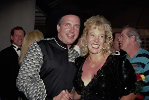 Huty30102 Prints: Garth Brooks And Sandy Mahl At The 27th Annual Academy of Country Music Awards