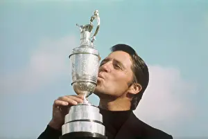 Gary Player Kissing Trophy