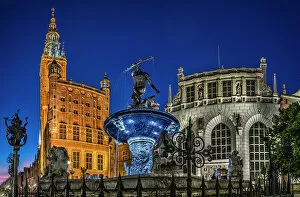 Images Dated 26th August 2016: Gdansk Town Hall and Neptune Fountain