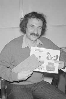 Cardboard Prints: Gehry Displaying his Sample