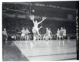 Gene Shue Trying to Make a Basket